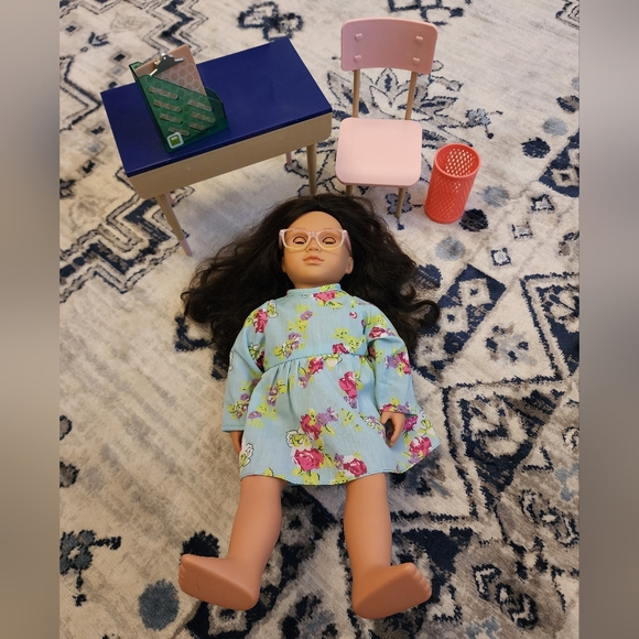 Our Generation doll with accessories - Picture 1 of 10